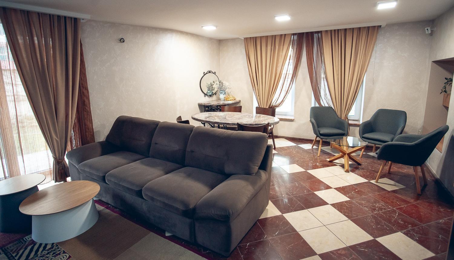 Apart4You Hotel Chişinău Esterno foto